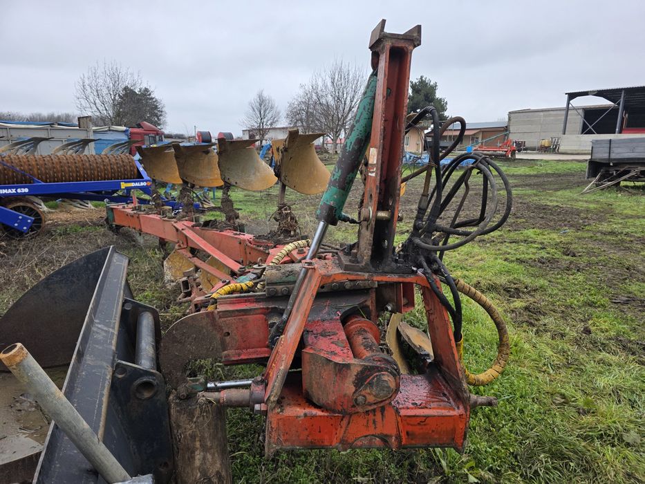 Обръщателен Плуг Квернеланд Kverneland