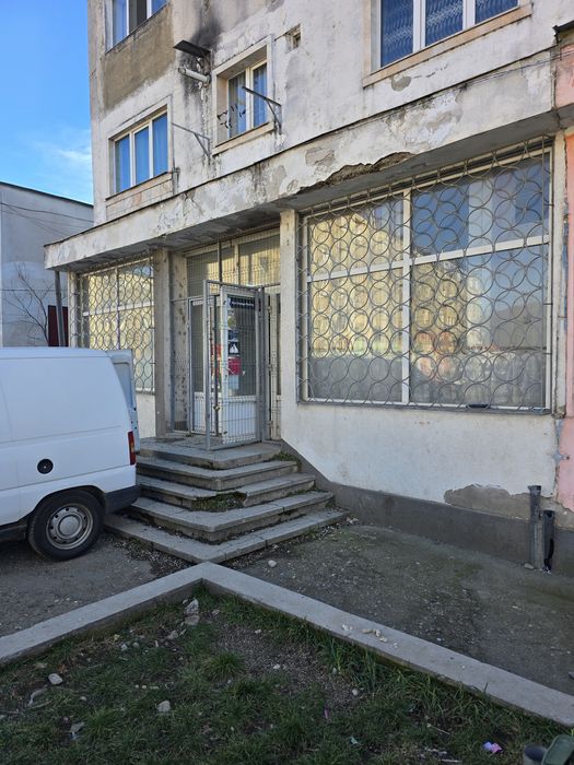 Vand spatiu comercial