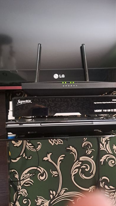 Продаётся тюнер Super Box Z450