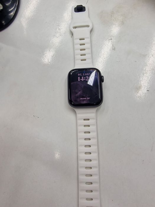 Продам часы Apple watch nike se