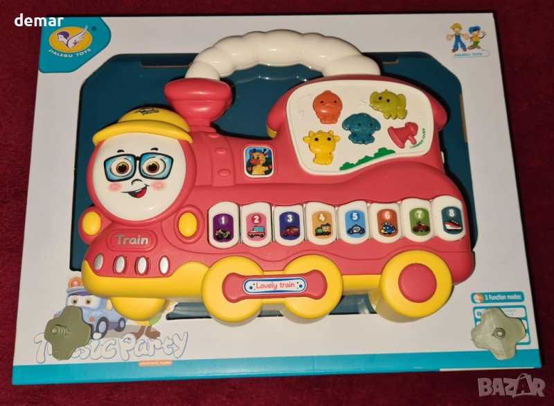 Сензорна музикална играчка червен влак с клавиатура за пиано за малки