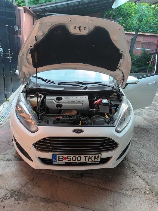 Vand masina Ford Fiesta in Bucuresti