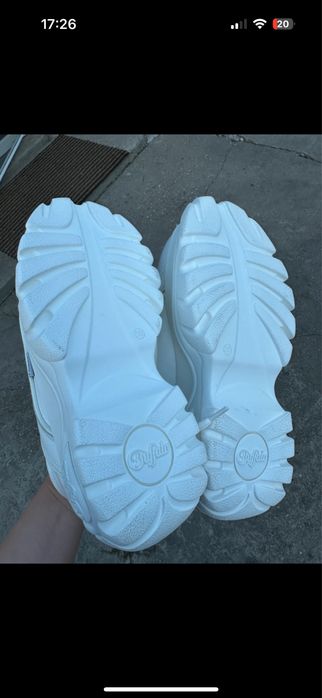 Adidasi talpa inalta