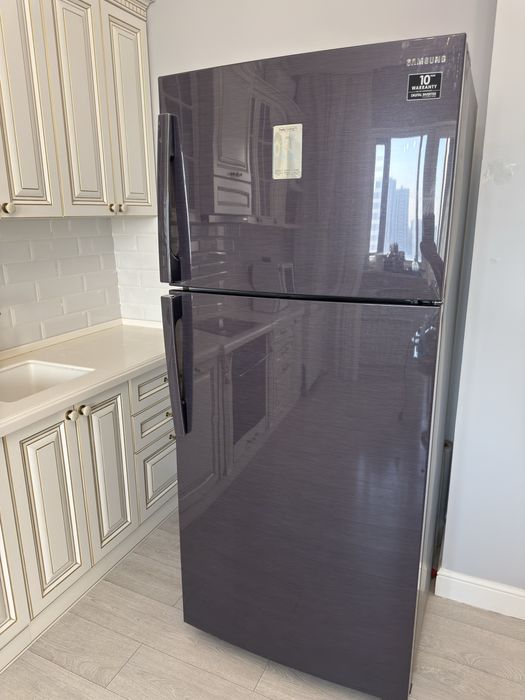 Продается холодильник Samsung 2-камерный