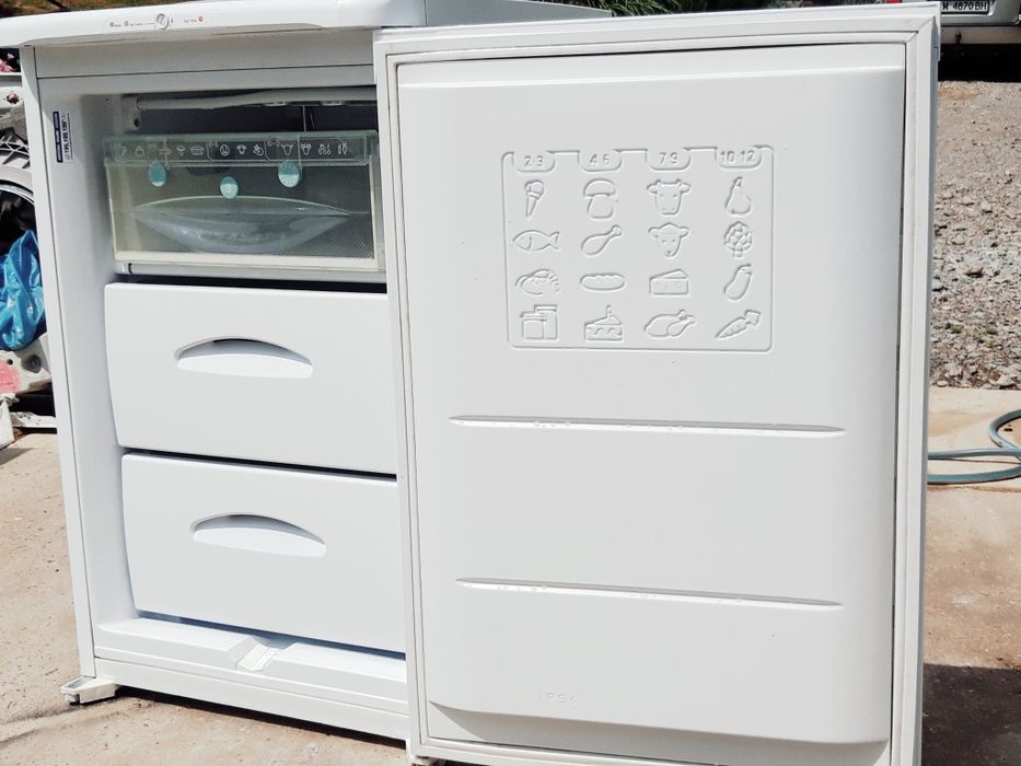 Фризер INDESIT -102л