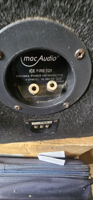 Subwoofer auto și 2 difuzoare de 320 W ( 3 Piese)