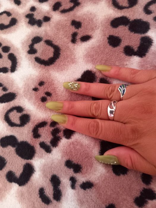 Aplic unghii cu gel mani pedi