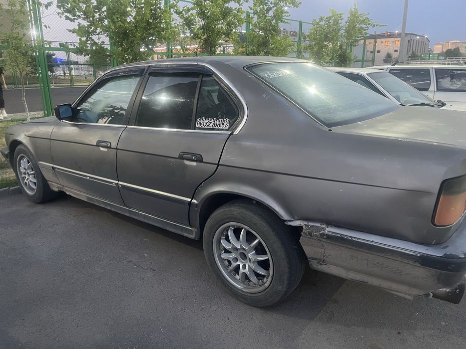 Продам машину бмв на ходу