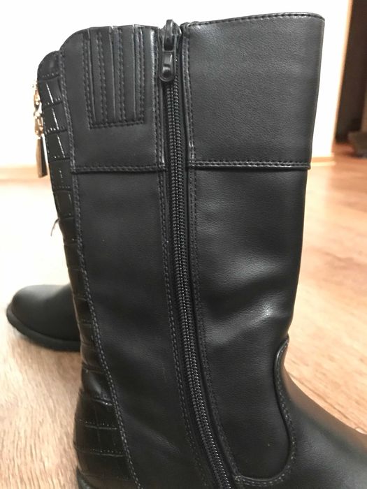 Черные сапоги для девочки