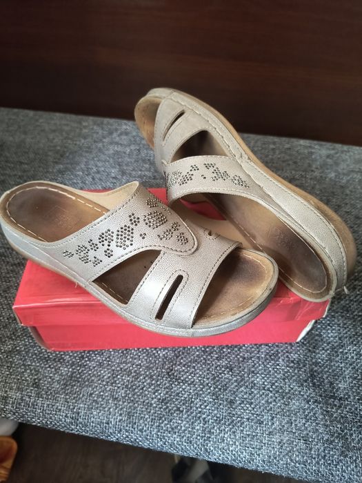 Женская обувь на 37 размер