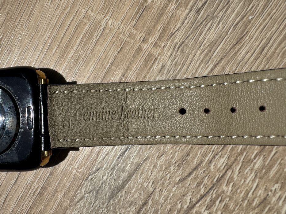 Елегантна кожена каишка за Apple Watch 46mm с "Butterfly" закопчалка