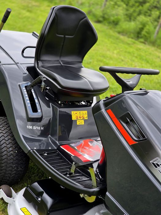 Tractoras gazon iarba Profesional EFCO Vanguard Comercial Power Briggs and Straton 2 cilindrii 2 cutite, impecabil ca nou!