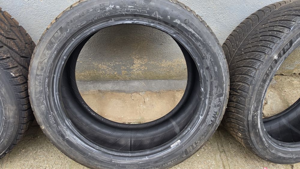 Гуми 245/40 R18.