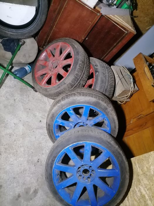 Vând jante cu cauciucuri foarte bune