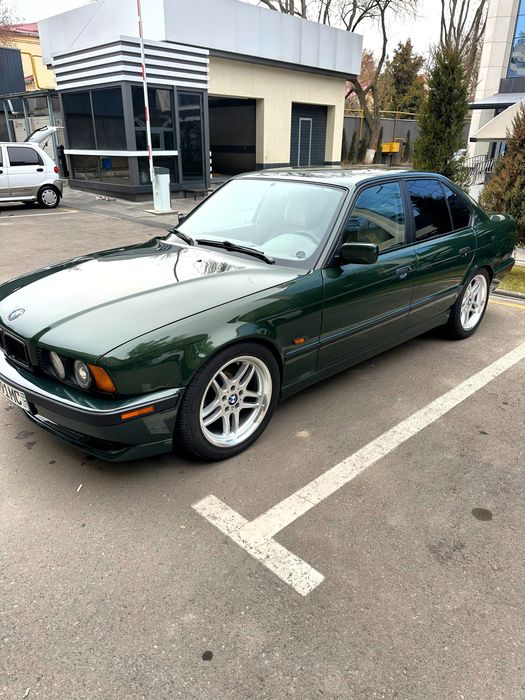 BMW E34 автомат машина в идеалном состаяние