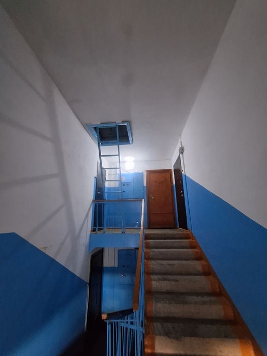 Продаётся 2 комн квартира в 4мкрне