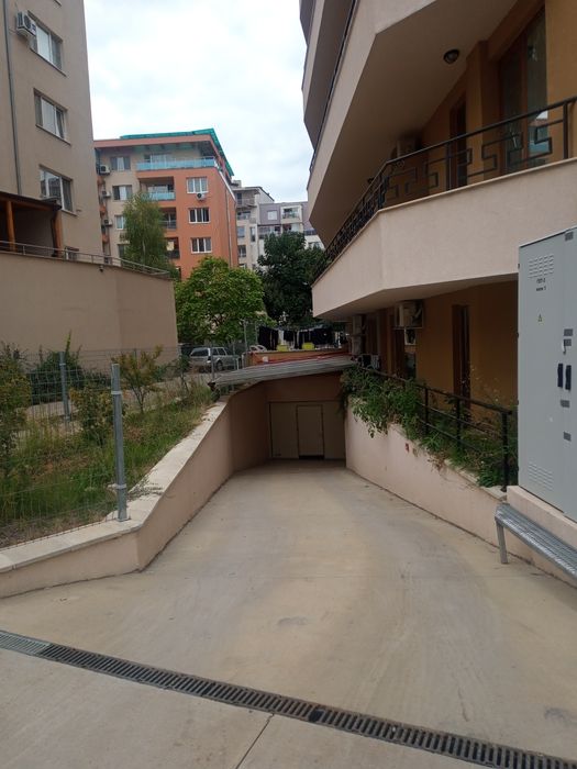 Дава се под наем Гараж / Паркомясто в София, Студентски град - 17 кв.м за 137.7 € - Снимка #2