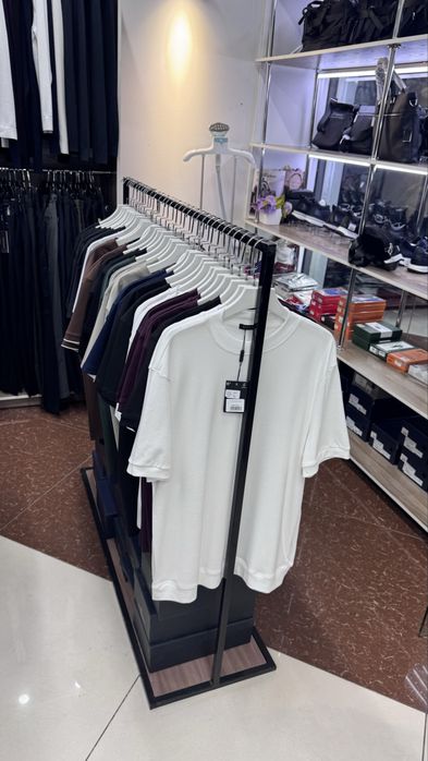 Стойки, торговое оборудование