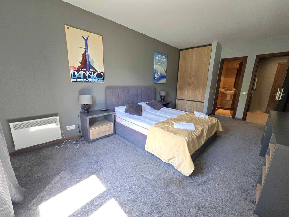 Луксозно обзаведен тристаен апартамент с южно изложение за продажба в комплекс Тера