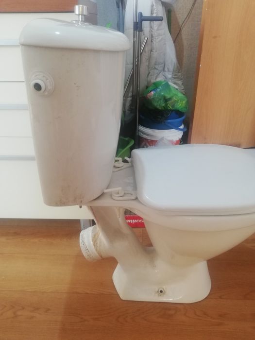 Отдам бесплатно унитаз