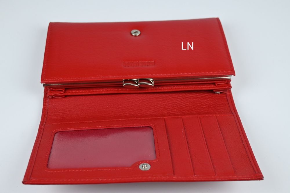 Дамско портмоне от естествена кожа