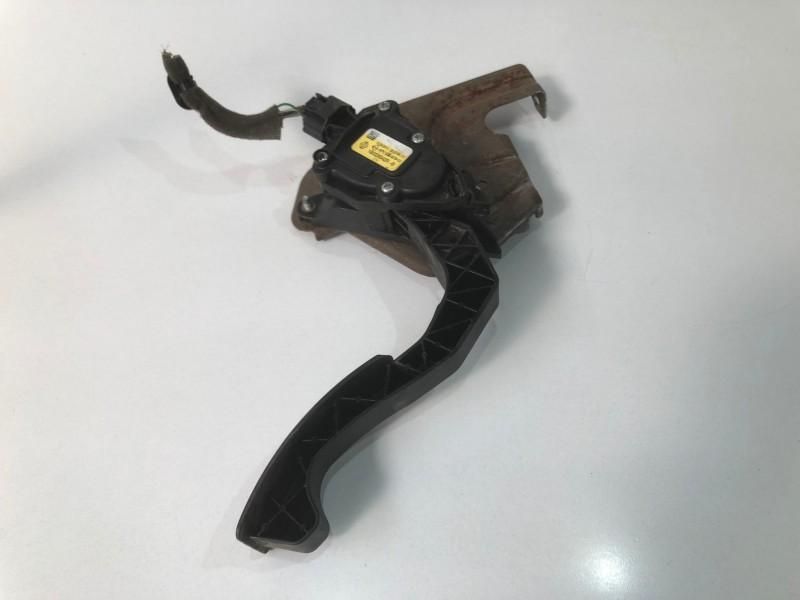 Pedala acceleratie Dacia Sandero 2 180026342R 1.2 benzina cutie manual