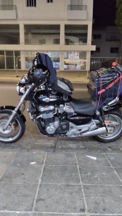 Honda x4 1300 an2001