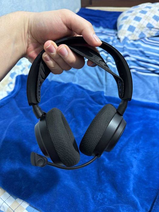 Игровые наушники SteelSeries Arctis Nova 7