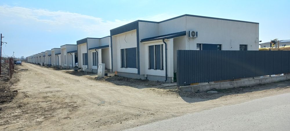 Vând loturi teren intravilan
