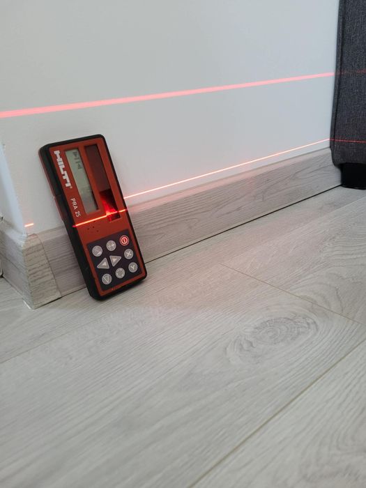 Vând laser rotativ Hilti PR 25