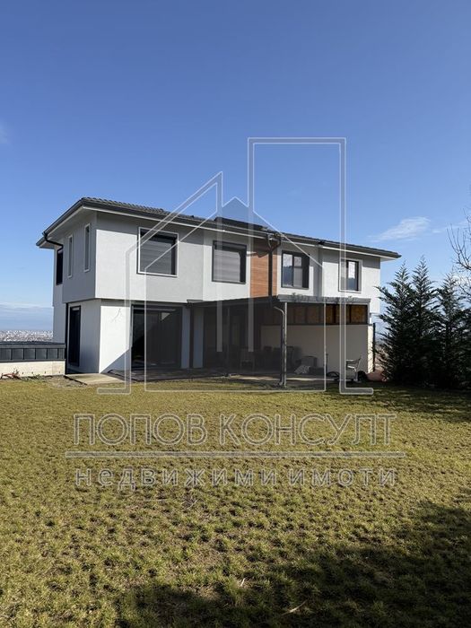 Къща в Пловдив, област-с.Марково площ 152 цена 352000