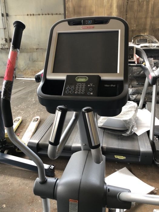 Depozit aparate fitness technogym