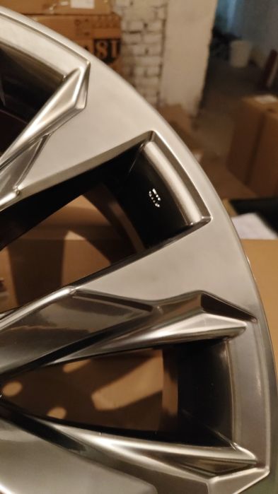 Тойота 300 новые оригинал 20е