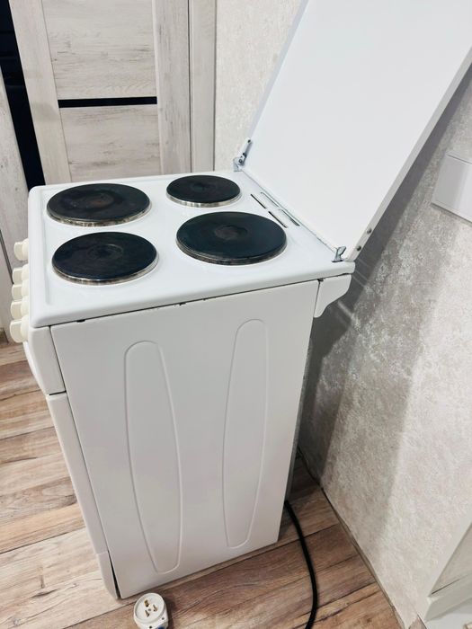 Продам электро плиту BEkO