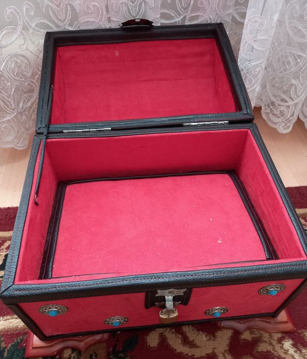 Сундук ручной работы