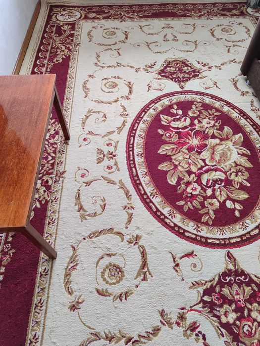 Продам шикарный натуральный ковёр.