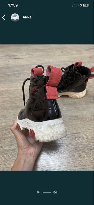 Продаю почти НОВЫЕ ботинки на девочку, 33 размер