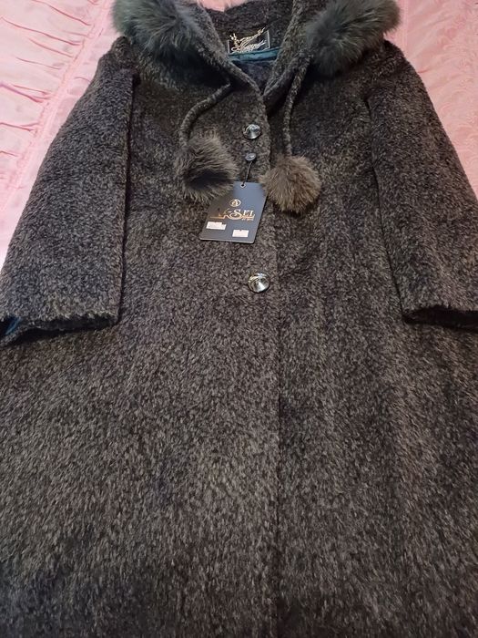 Пальто с капюшоном р.48