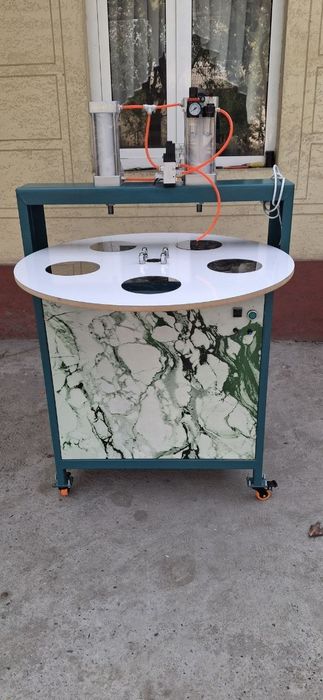 Xamir aparat va non yasegon uskuna sotiladi