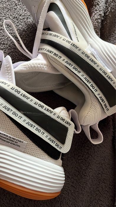 Nike React HyperSet — волейбольные кроссовки