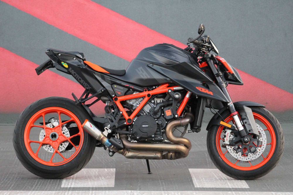 KTM 1290 SuperDuke R 2022