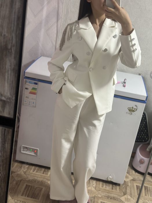 Костюм-двойка пиджак и брюки, размер S