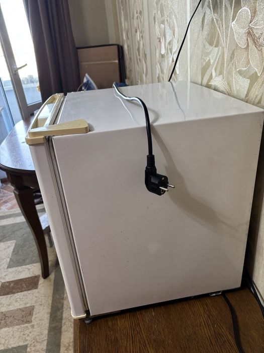 Холодильник- мини на 45 л.