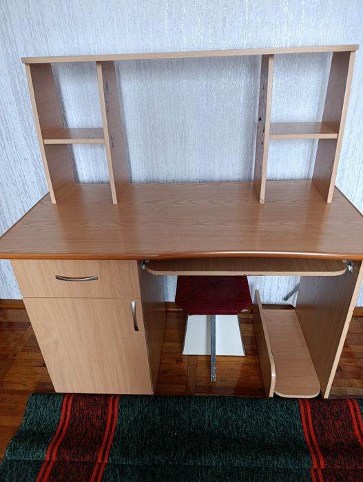 стол для компьютера