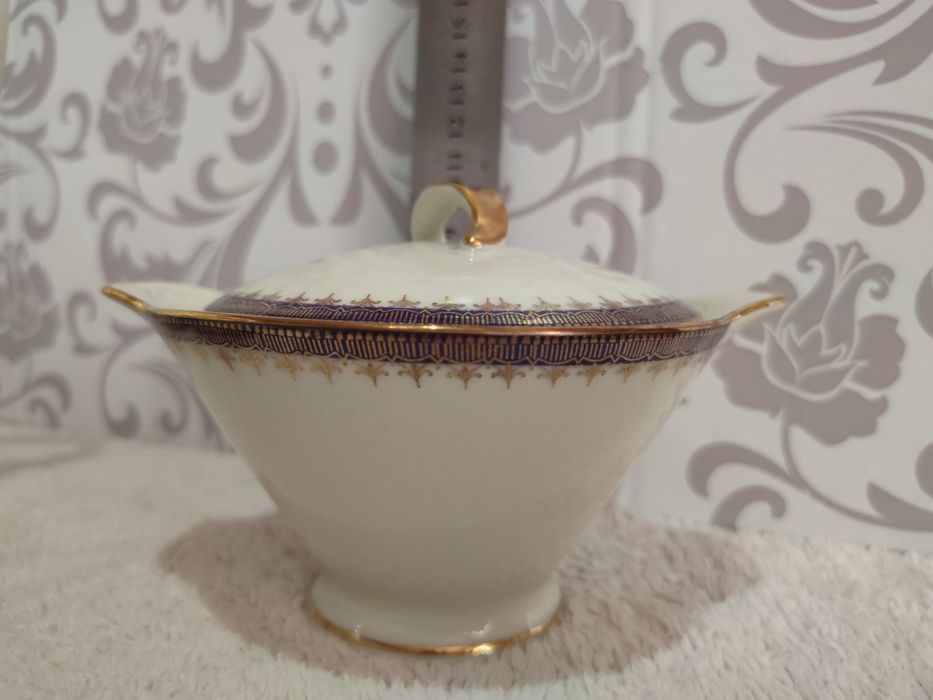 Стар Баварски порцеланов сервиз за чай или дълго кафе в топ състояние.