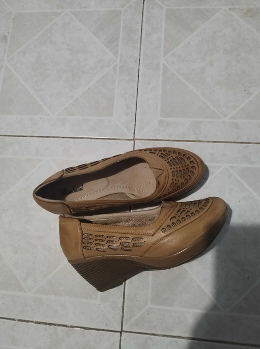 Нови дамски боти номер 39 и нови обувки номер 39