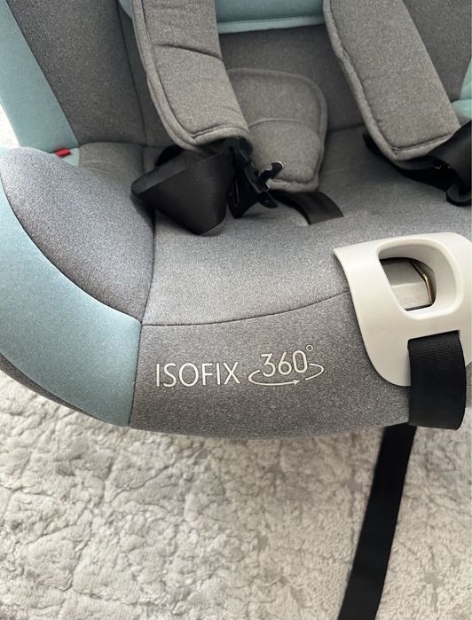 Автокресло  ISOFIX 360°