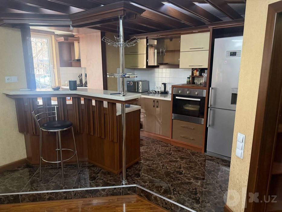 Сдаётся 3-комн ЦУМ, 82 м²