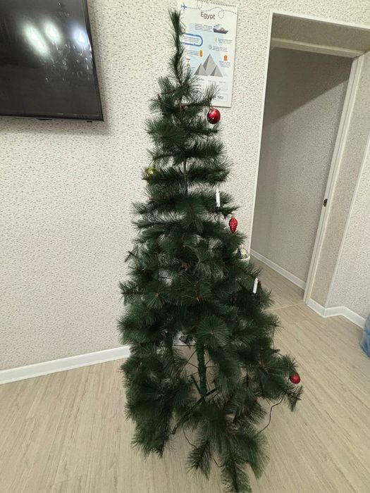 Продам елку 180см