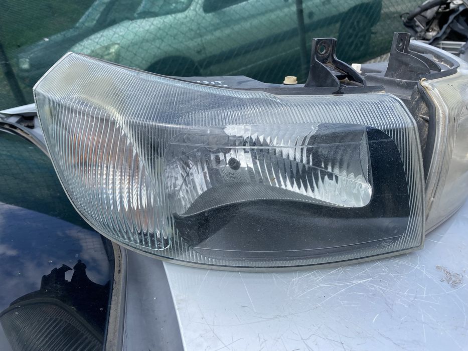 Ляв фар за Ford Tranzit/Форд Транзит 2000-2006